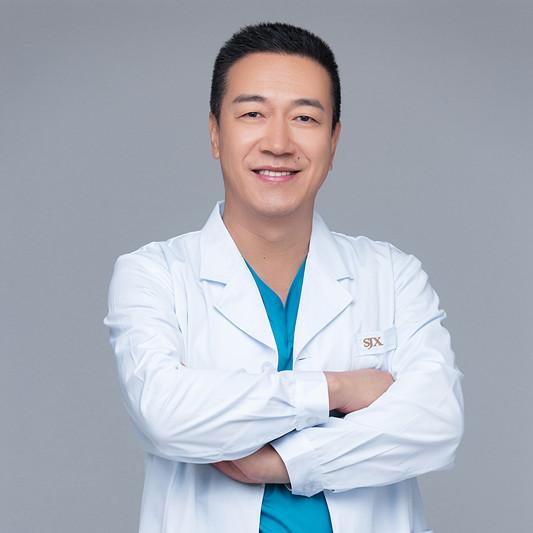 张笑天医生照片